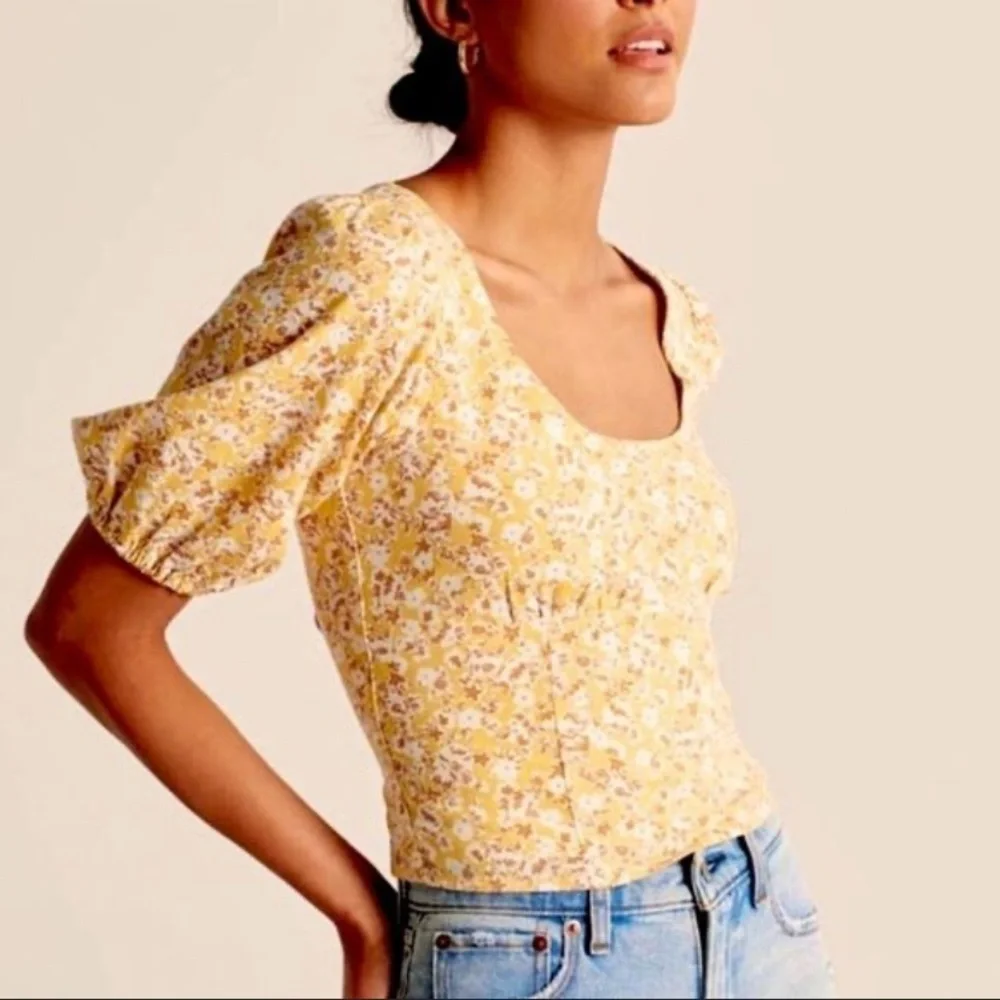 Abercrombie & Fitch tie back puff sleeve floral yellow top 37515